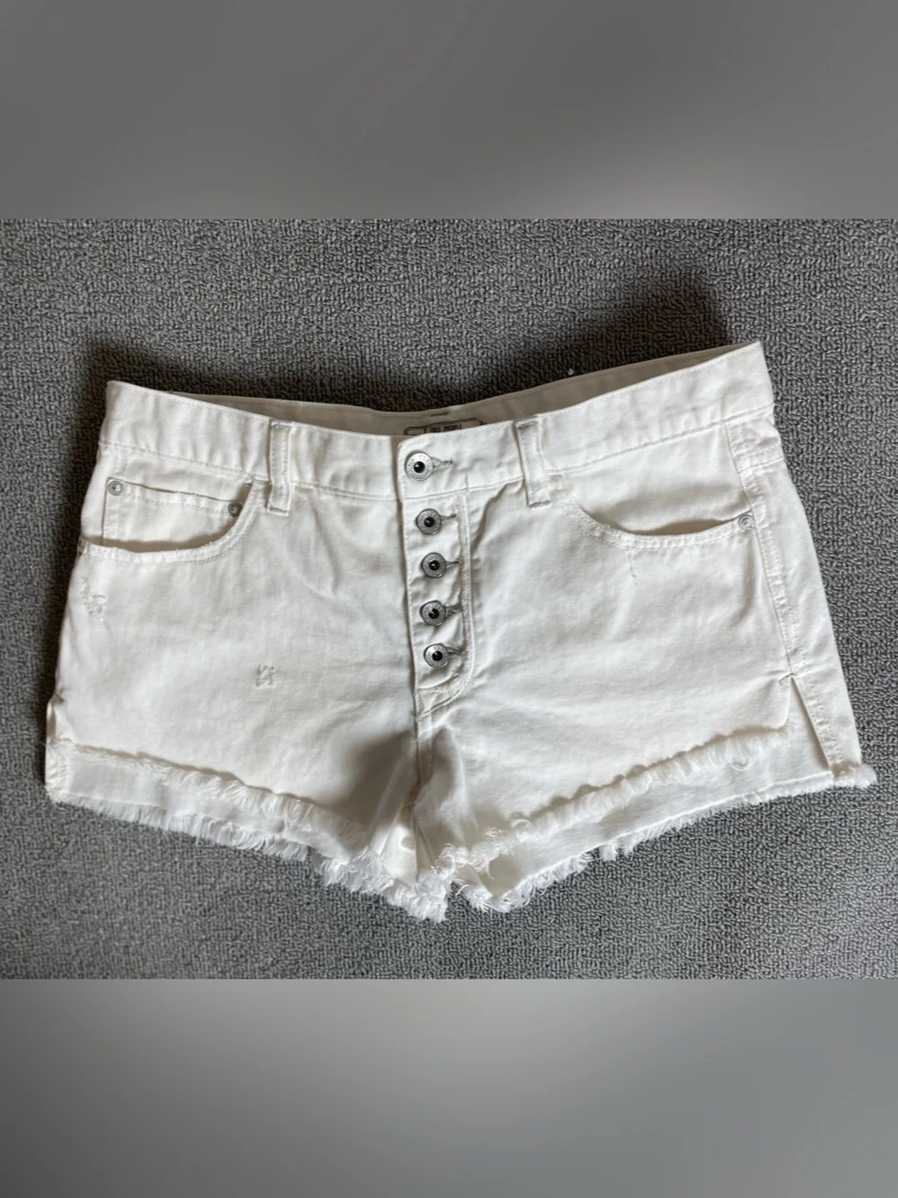 Free People Mid Rise Frayed Hem Button-Fly Denim Shorts- Summer Beach Vaction